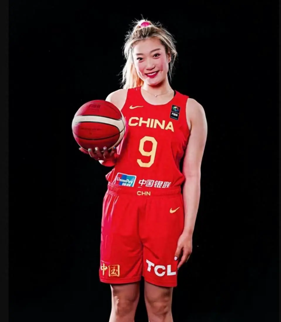 业余篮球爱好者在哪里可以找到表演赛资源_0